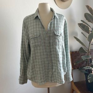 Universal thread plaid top